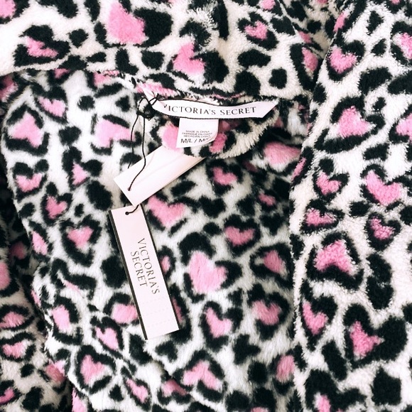 VICTORIA’S SECRET Plush Pink Hearts Leopard robe - Picture 4 of 4